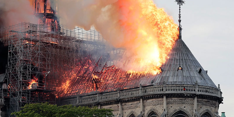 Notre-Dame On Fire ภารกิจกล้า ฝ่าไฟนอเทรอดาม